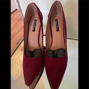 Ladies shoes/micheal Antonio